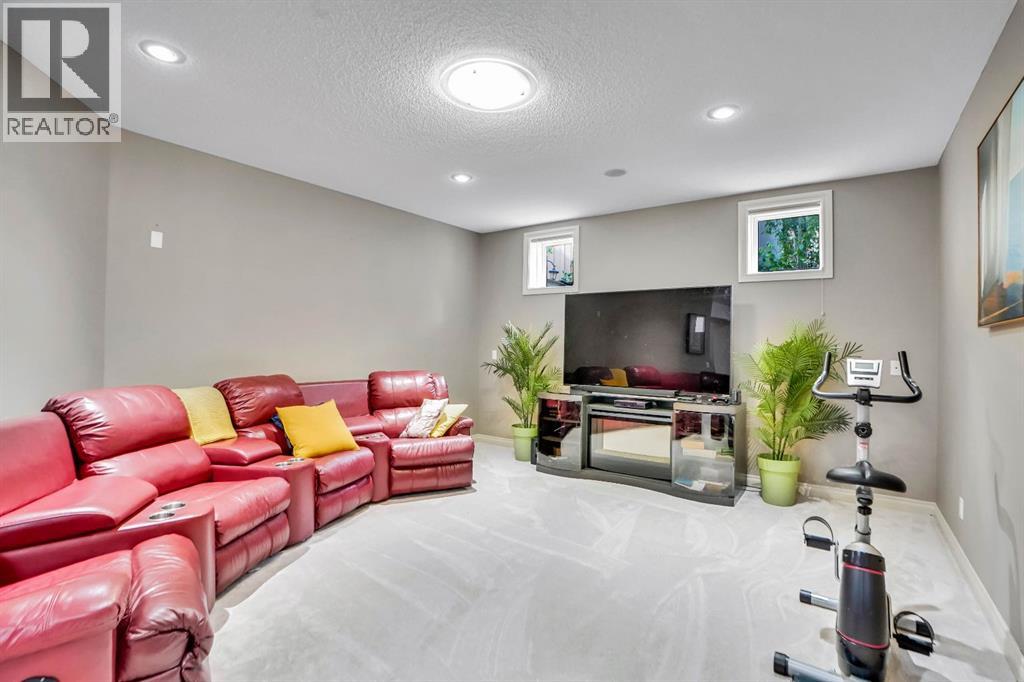 58 Evergreen Common Sw, Calgary, Alberta  T2Y 4N8 - Photo 36 - A2239274