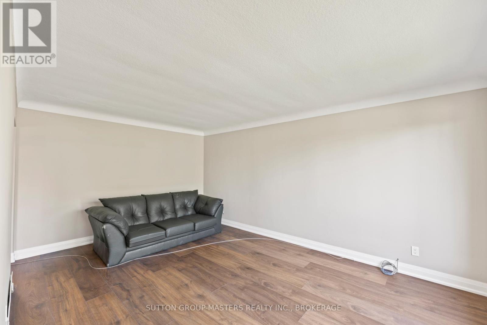 20 Guy Street, Kingston, Ontario  K7K 2G2 - Photo 11 - X12435570
