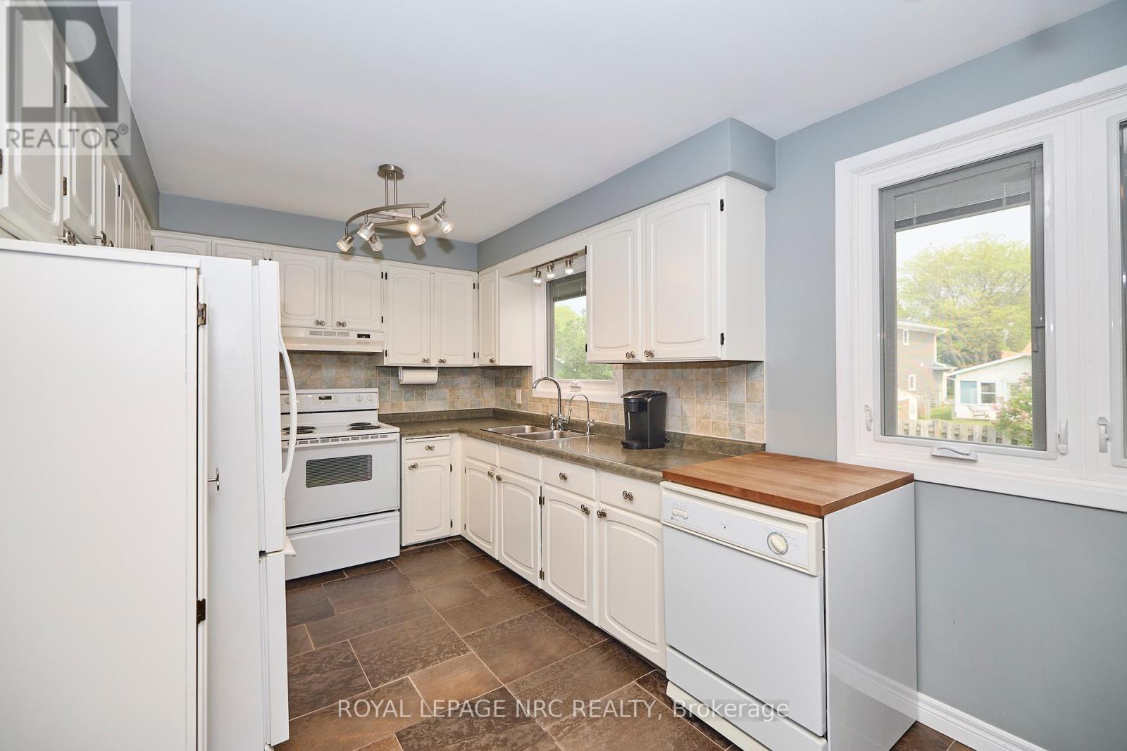 6968 Brian Crescent, Niagara Falls (Casey), Ontario  L2J 3P3 - Photo 15 - X12435533