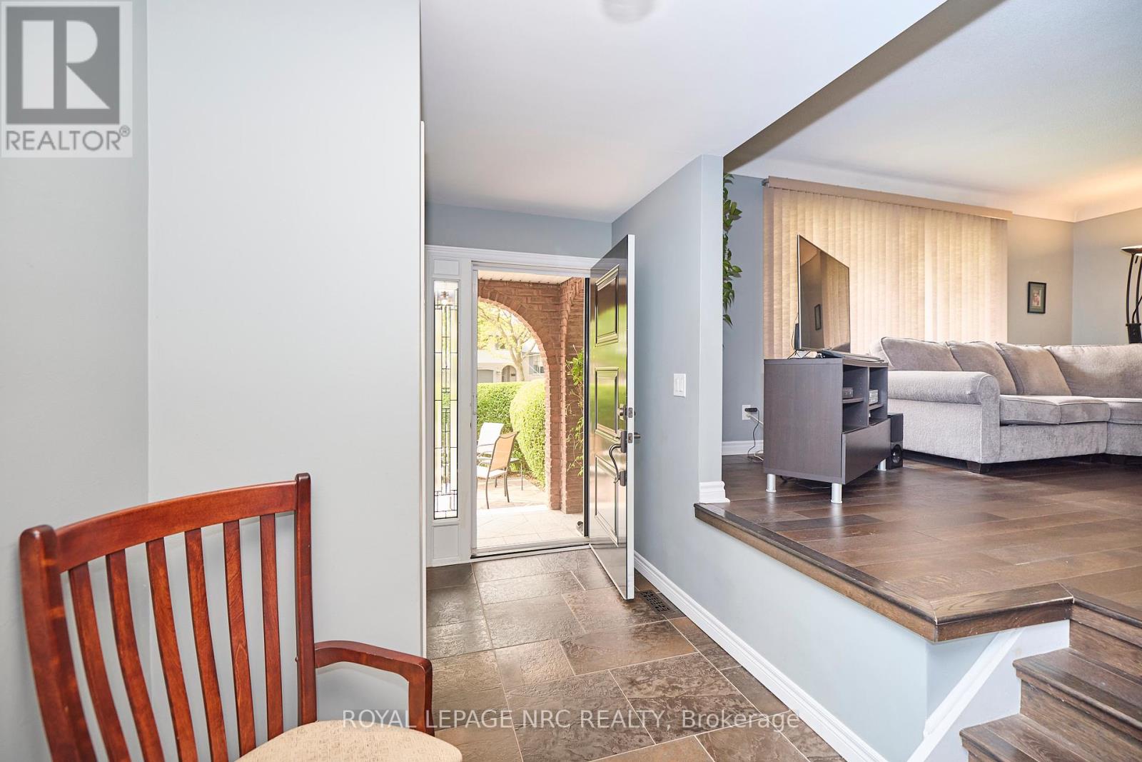 6968 Brian Crescent, Niagara Falls (Casey), Ontario  L2J 3P3 - Photo 8 - X12435533