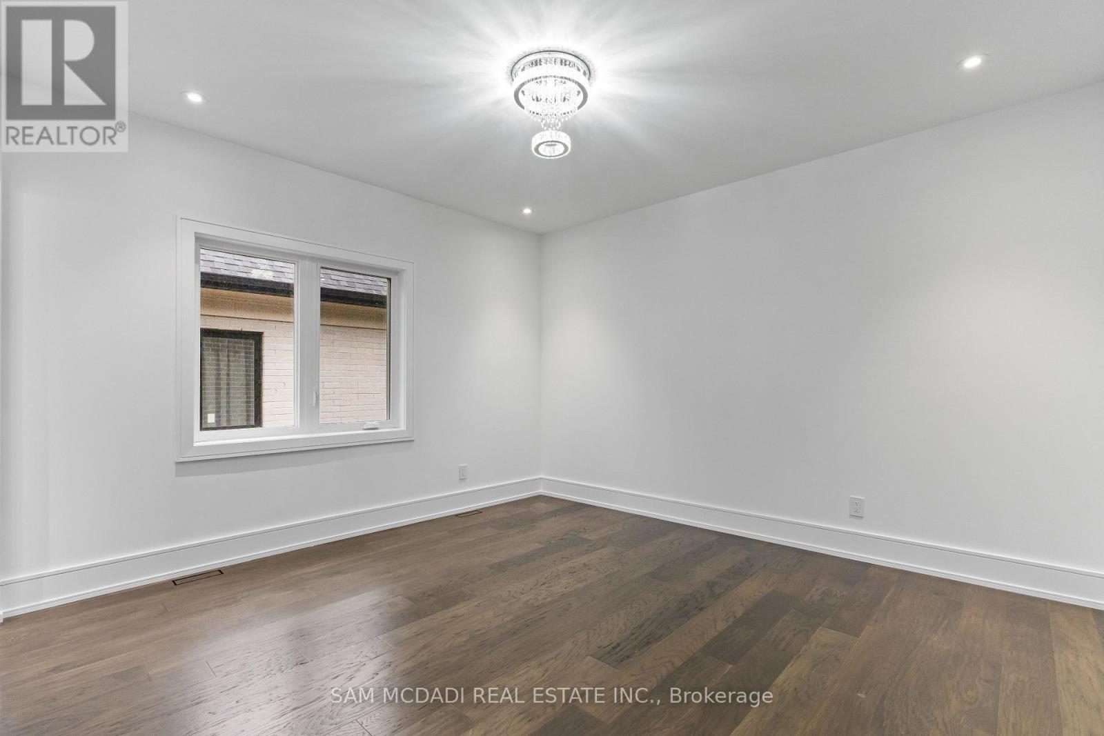 193 Mateo Place, Mississauga, Ontario  L5A 0A5 - Photo 34 - W12435516