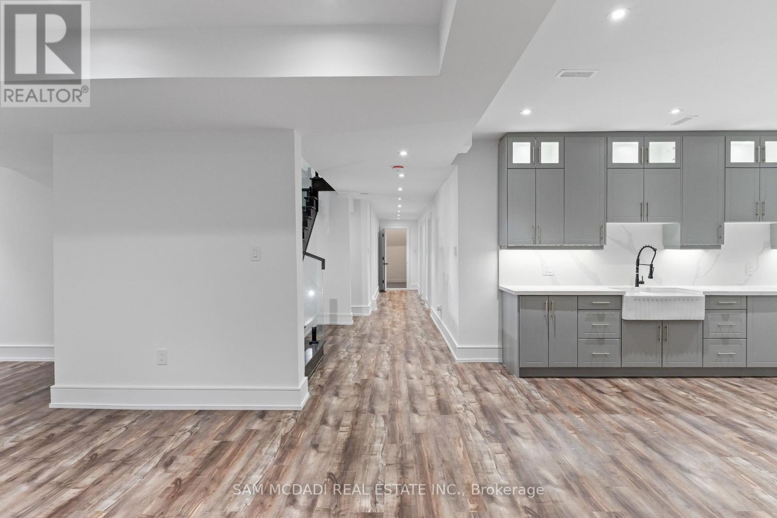193 Mateo Place, Mississauga, Ontario  L5A 0A5 - Photo 41 - W12435516