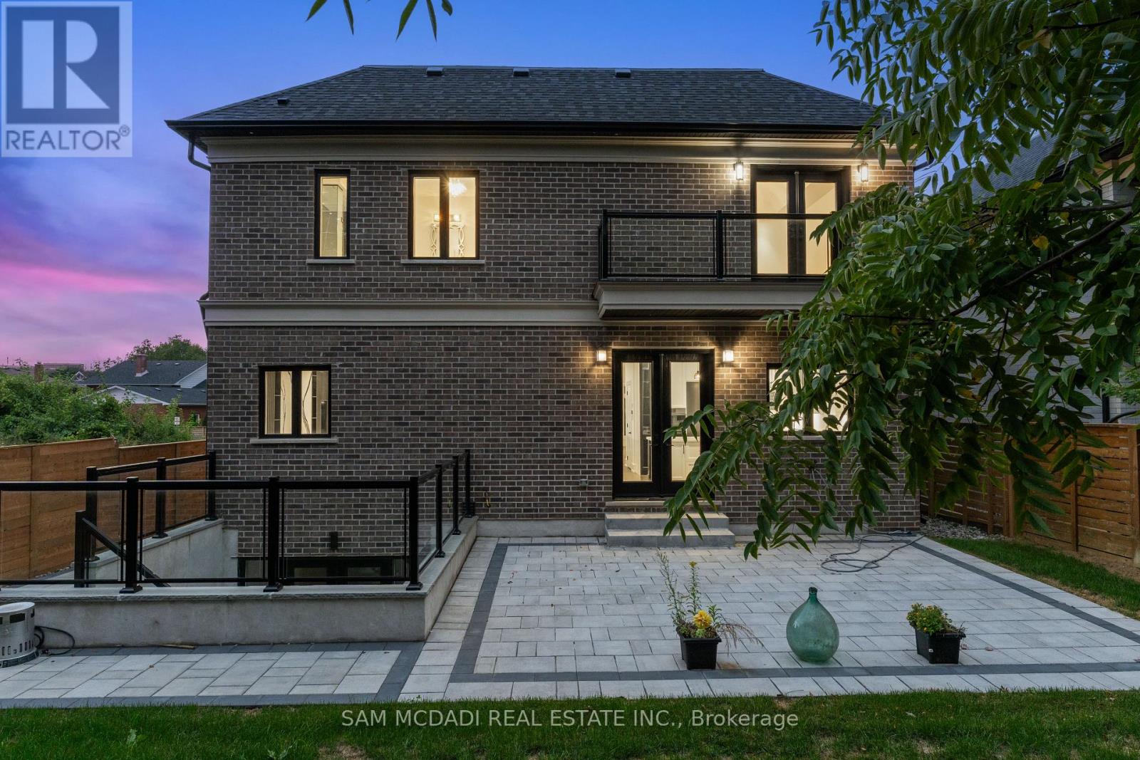 193 Mateo Place, Mississauga, Ontario  L5A 0A5 - Photo 49 - W12435516