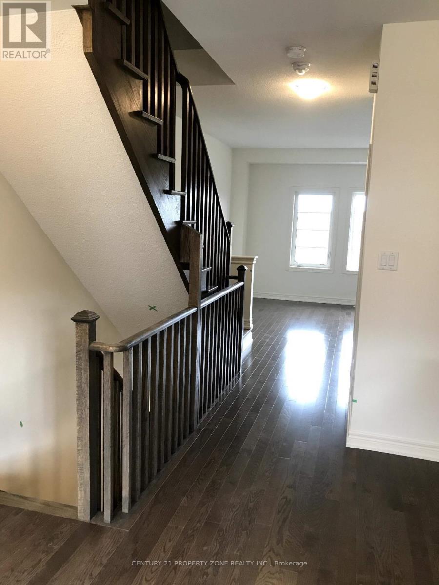 152 Fruitvale Circle, Brampton, Ontario  L7A 5C1 - Photo 6 - W12435523