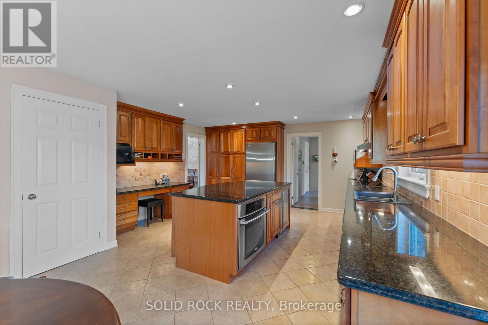 5569 Whitewood Avenue, Ottawa, Ontario  K4M 1E1 - Photo 13 - X12435548
