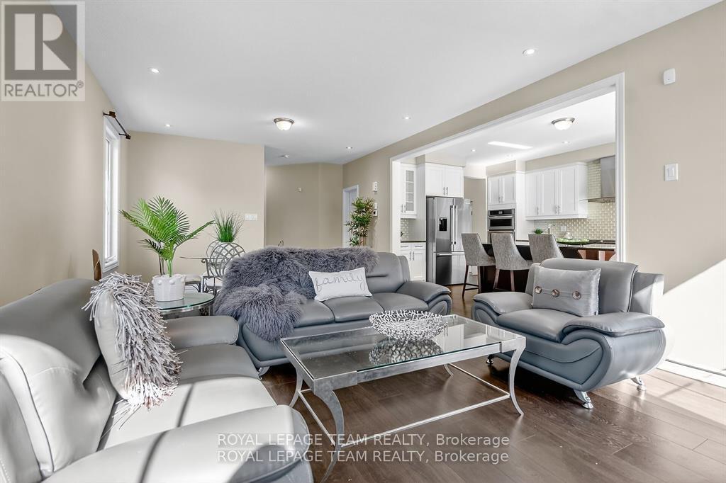 939 Whimbrel Way, Ottawa, Ontario  K2J 6C5 - Photo 12 - X12435566