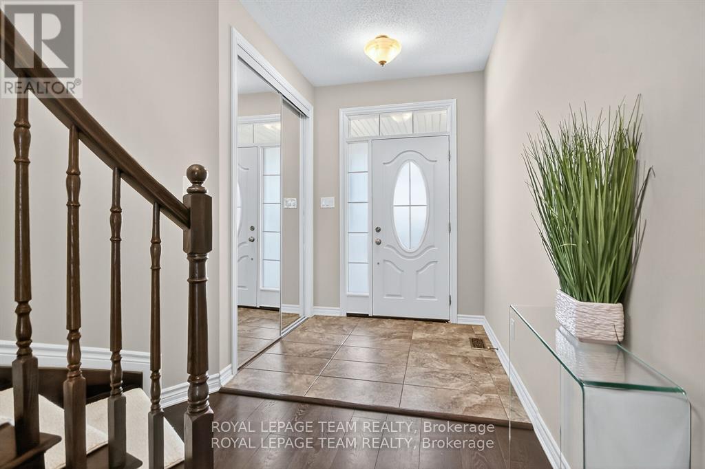 939 Whimbrel Way, Ottawa, Ontario  K2J 6C5 - Photo 4 - X12435566