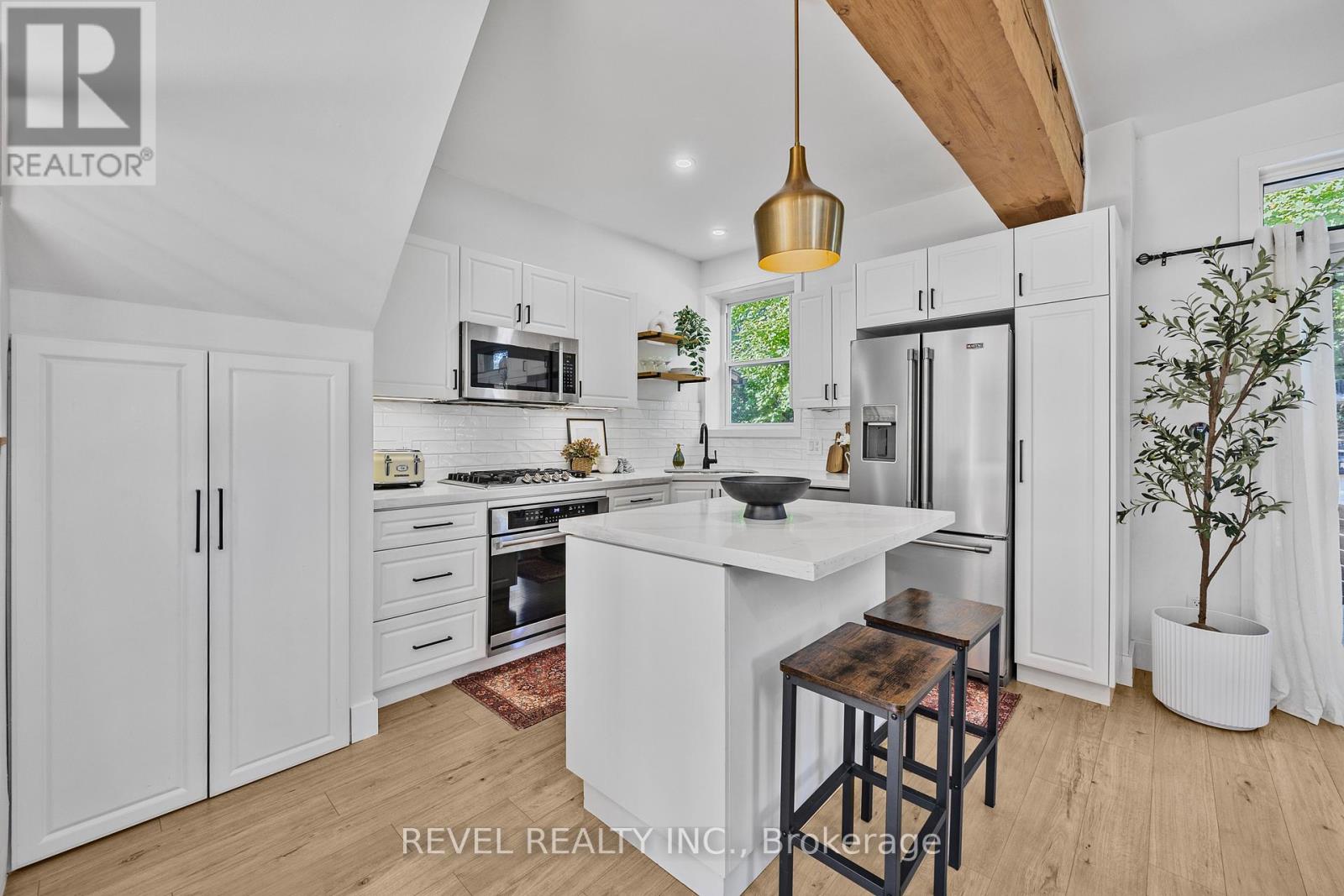 289 Cumberland Avenue, Hamilton, Ontario  L8M 2A3 - Photo 12 - X12435499