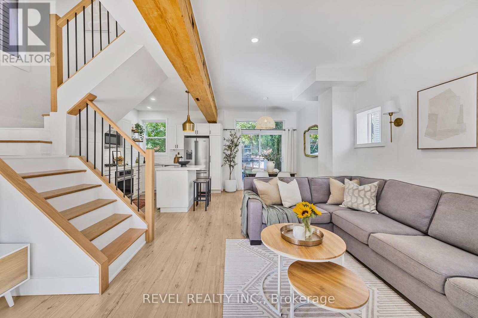 289 Cumberland Avenue, Hamilton, Ontario  L8M 2A3 - Photo 2 - X12435499