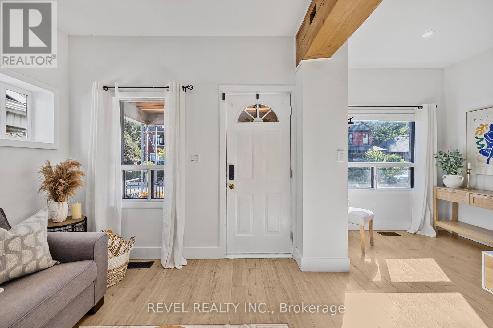 289 Cumberland Avenue, Hamilton, Ontario  L8M 2A3 - Photo 4 - X12435499