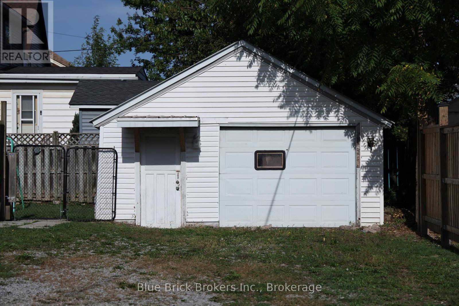 5171 Mcglashan Crescent, Niagara Falls, Ontario  L2E 3X2 - Photo 2 - X12435502