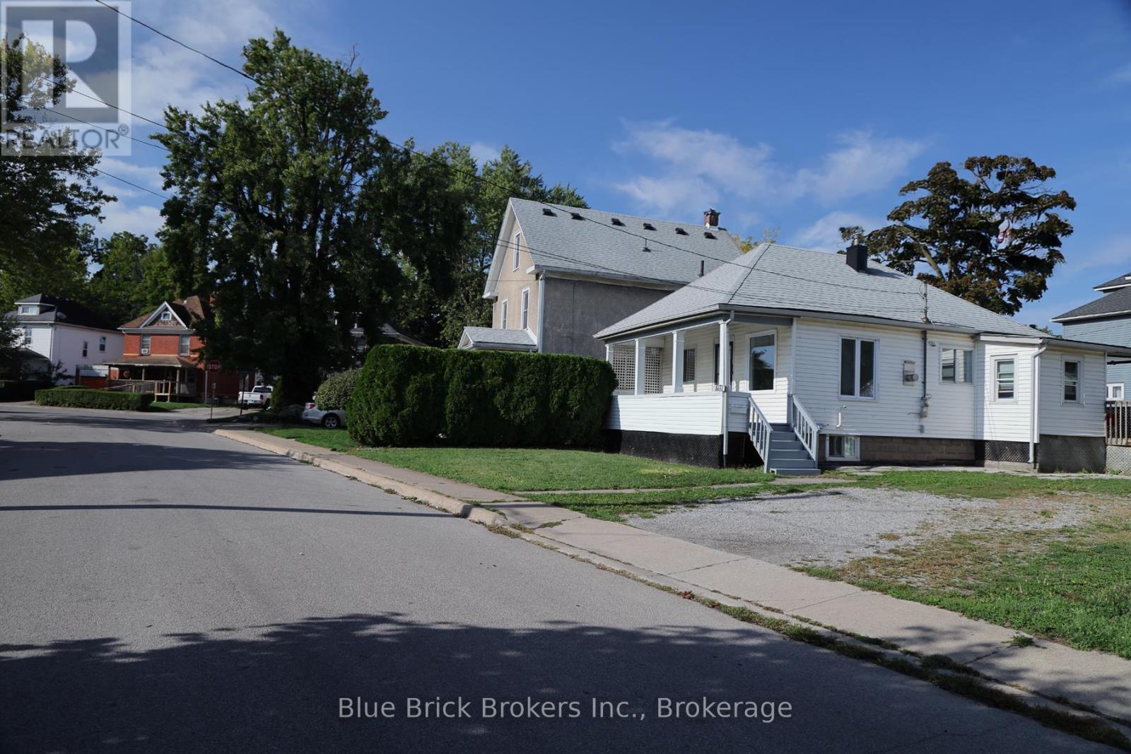 5171 Mcglashan Crescent, Niagara Falls, Ontario  L2E 3X2 - Photo 4 - X12435502