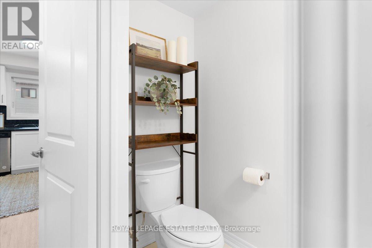 39 Radison Lane, Hamilton, Ontario  L8H 0B5 - Photo 10 - X12435503