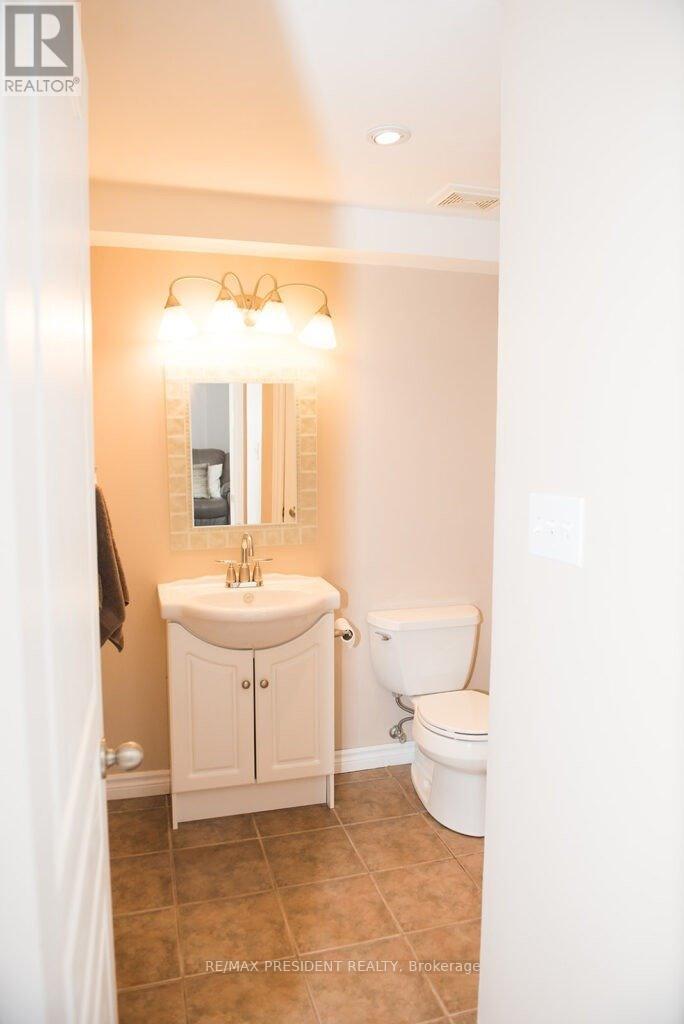 1657 Bayswater Crescent, London North, Ontario  N6G 5N7 - Photo 10 - X12435532