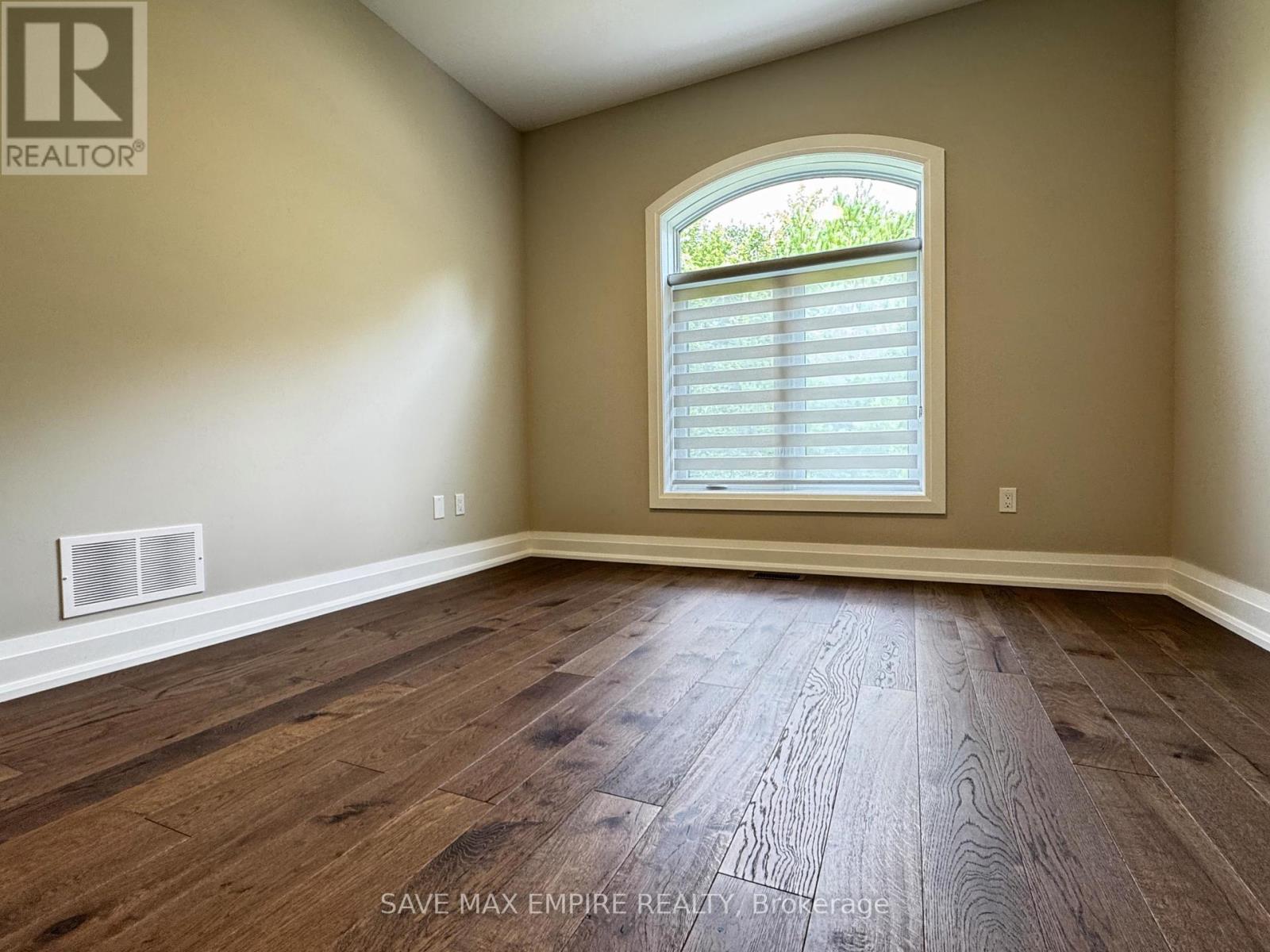 403 - 5 Wood Haven Drive, Tillsonburg, Ontario  N4G 0A8 - Photo 6 - X12435538