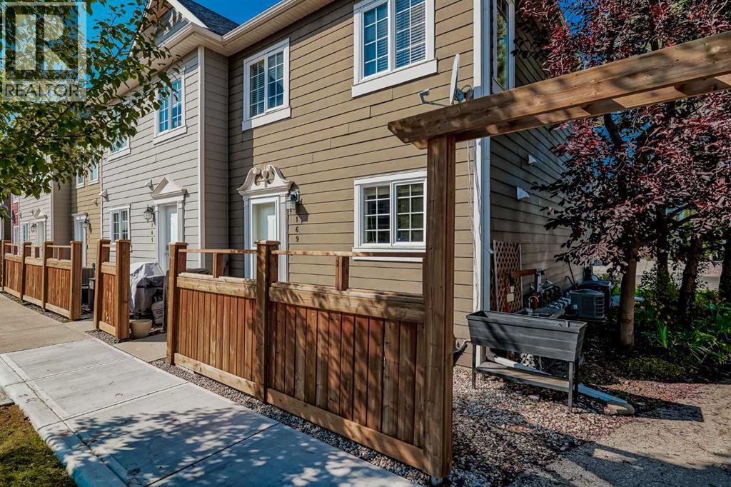 169 Rainbow Falls Manor, Chestermere, Alberta  T1X 0M3 - Photo 24 - A2257696