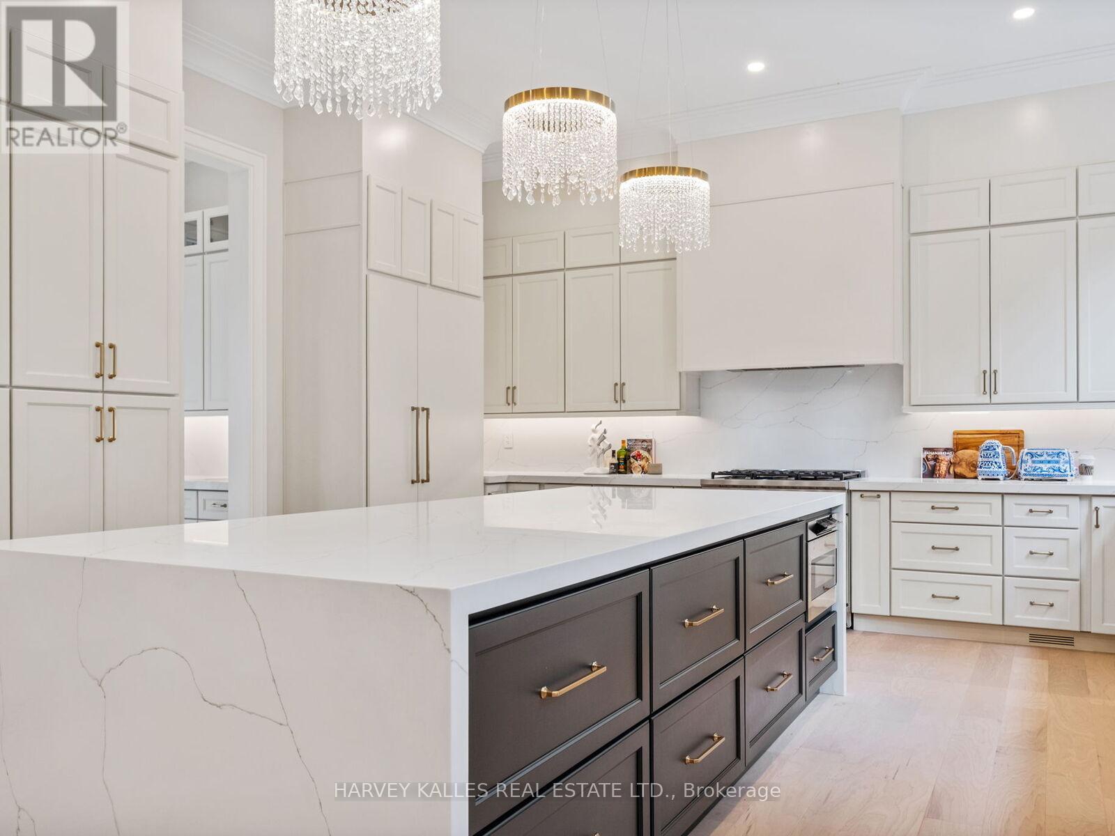 150 Holcolm Road, Toronto, Ontario  M2N 2E2 - Photo 12 - C12429164