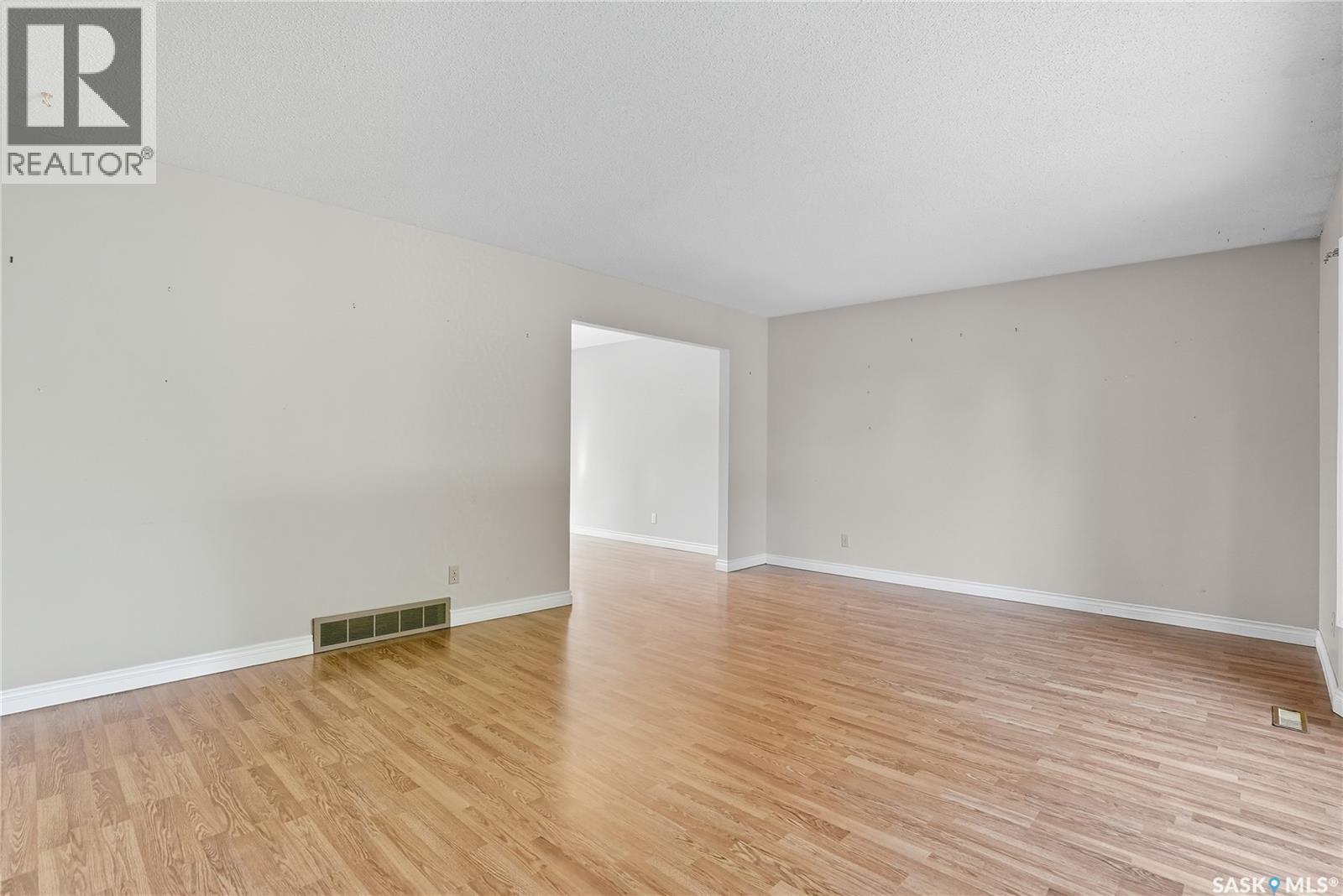 30 Champlin Crescent, Saskatoon, Saskatchewan  S7H 4T3 - Photo 12 - SK019010
