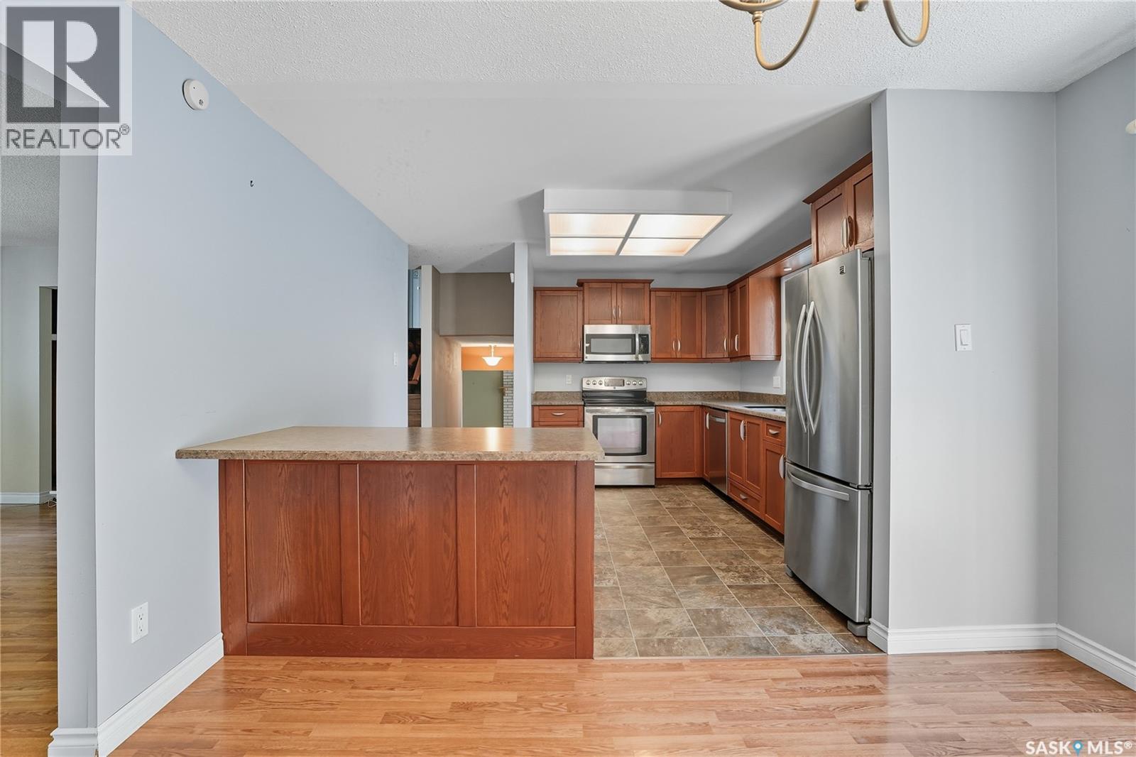 30 Champlin Crescent, Saskatoon, Saskatchewan  S7H 4T3 - Photo 7 - SK019010
