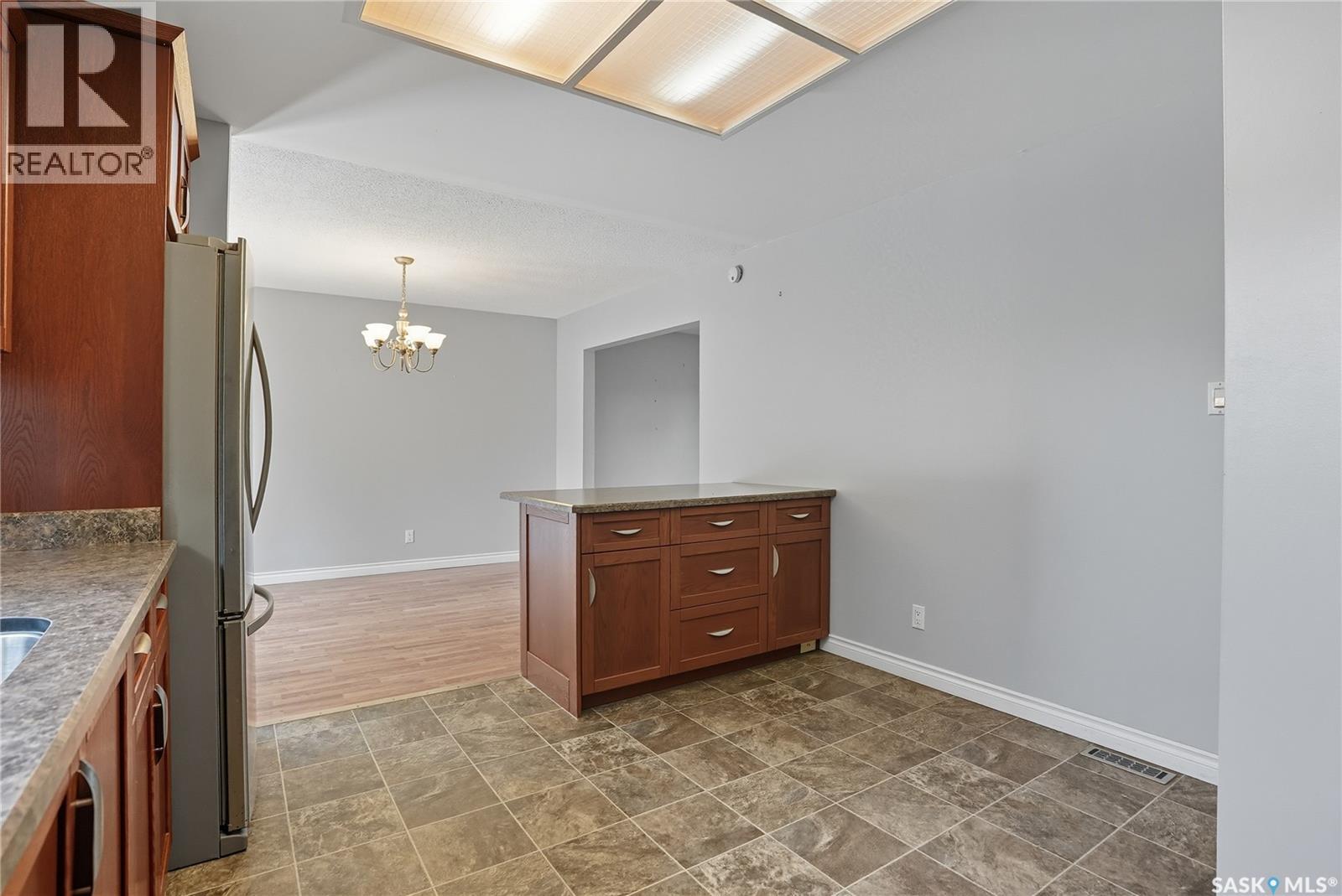 30 Champlin Crescent, Saskatoon, Saskatchewan  S7H 4T3 - Photo 10 - SK019010