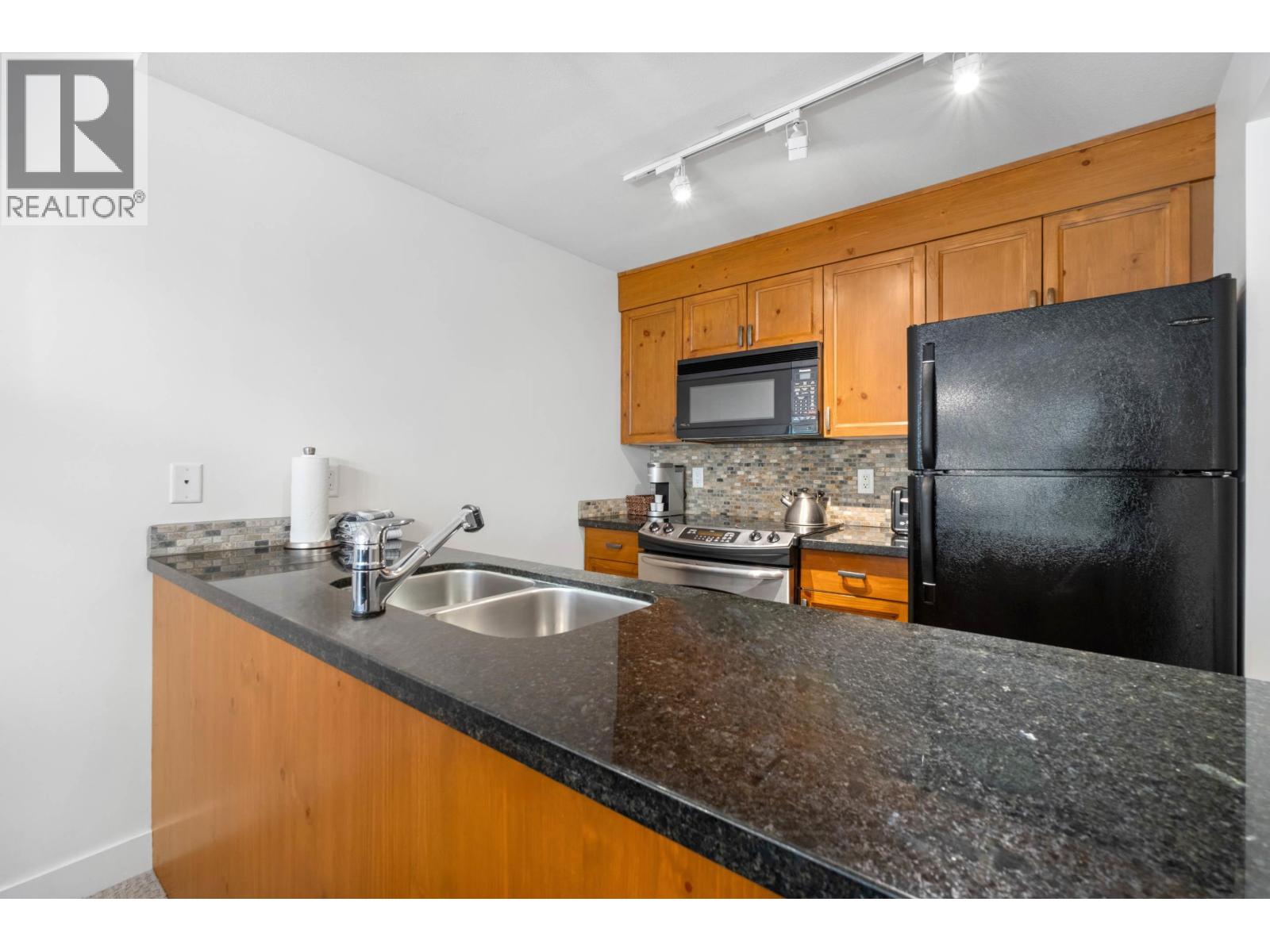218/219 4573 Chateau Boulevard, Whistler, British Columbia  V0N 1B4 - Photo 9 - R3052519
