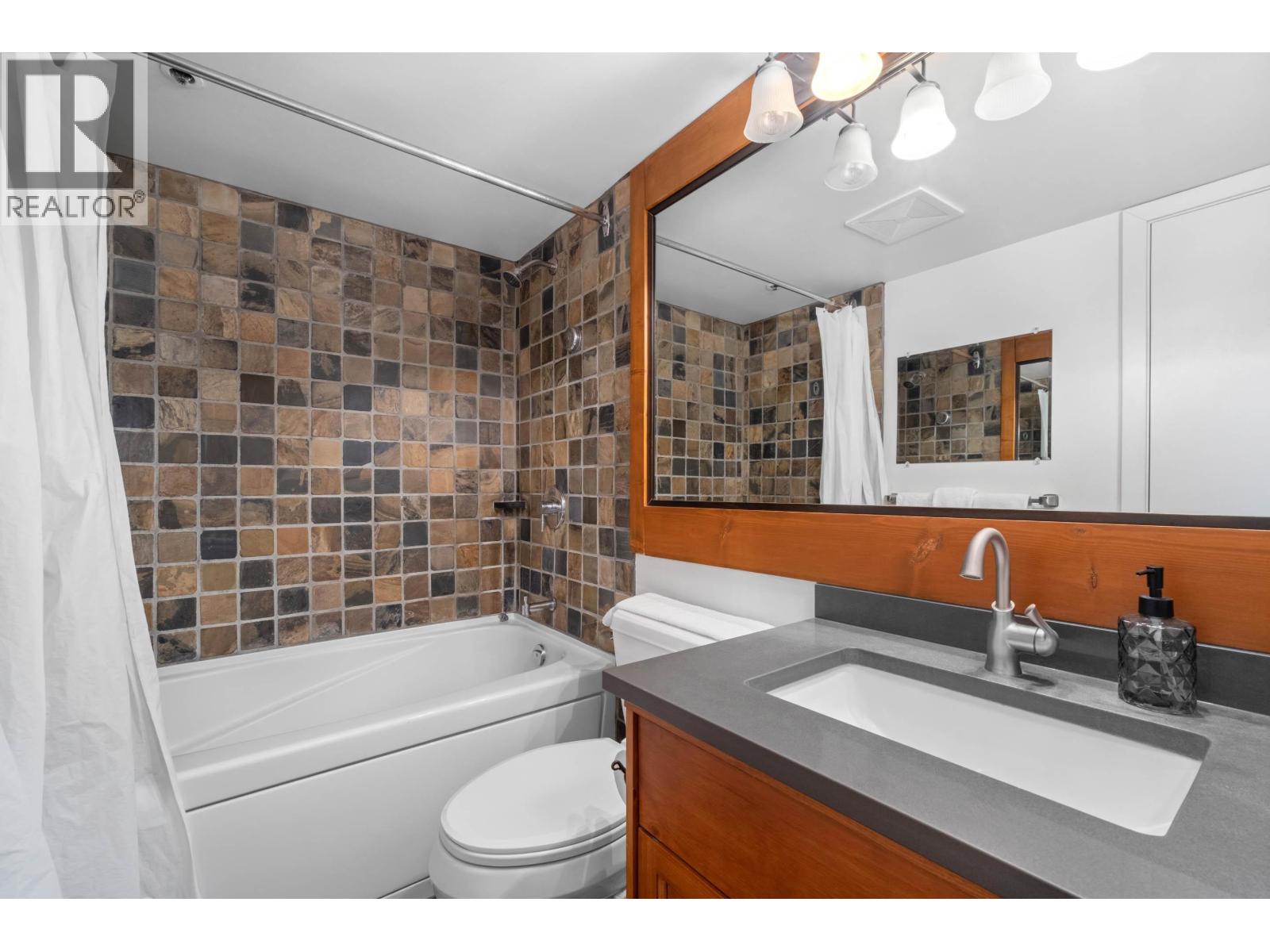 218/219 4573 Chateau Boulevard, Whistler, British Columbia  V0N 1B4 - Photo 18 - R3052519