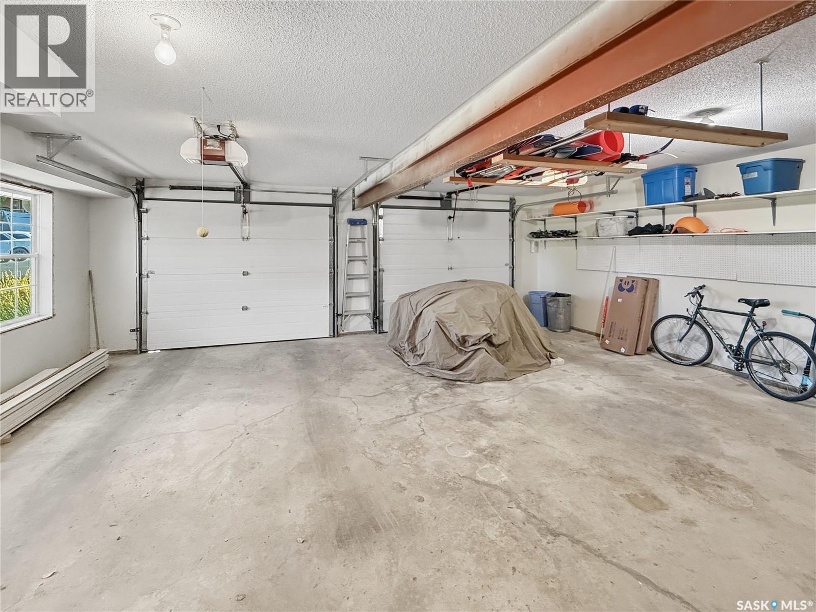 870 Field Drive, Swift Current, Saskatchewan  S9H 4N5 - Photo 40 - SK019558