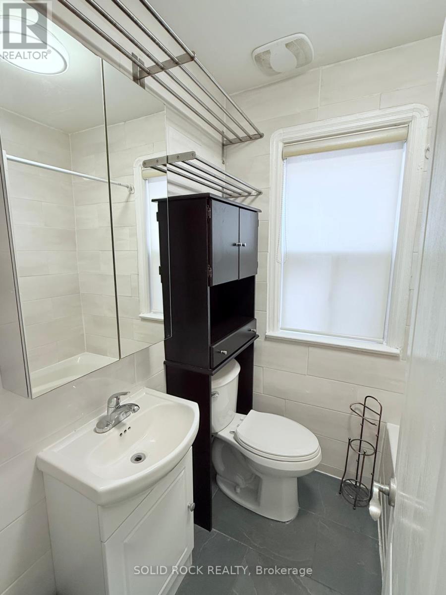 A - 1050 Eglinton Avenue W, Toronto, Ontario  M6C 2C5 - Photo 12 - C12435553