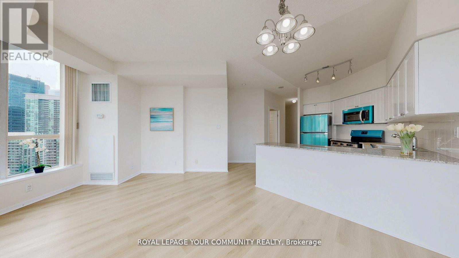 2323 - 230 Queens Quay W, Toronto, Ontario  M5J 2Y7 - Photo 11 - C12435601