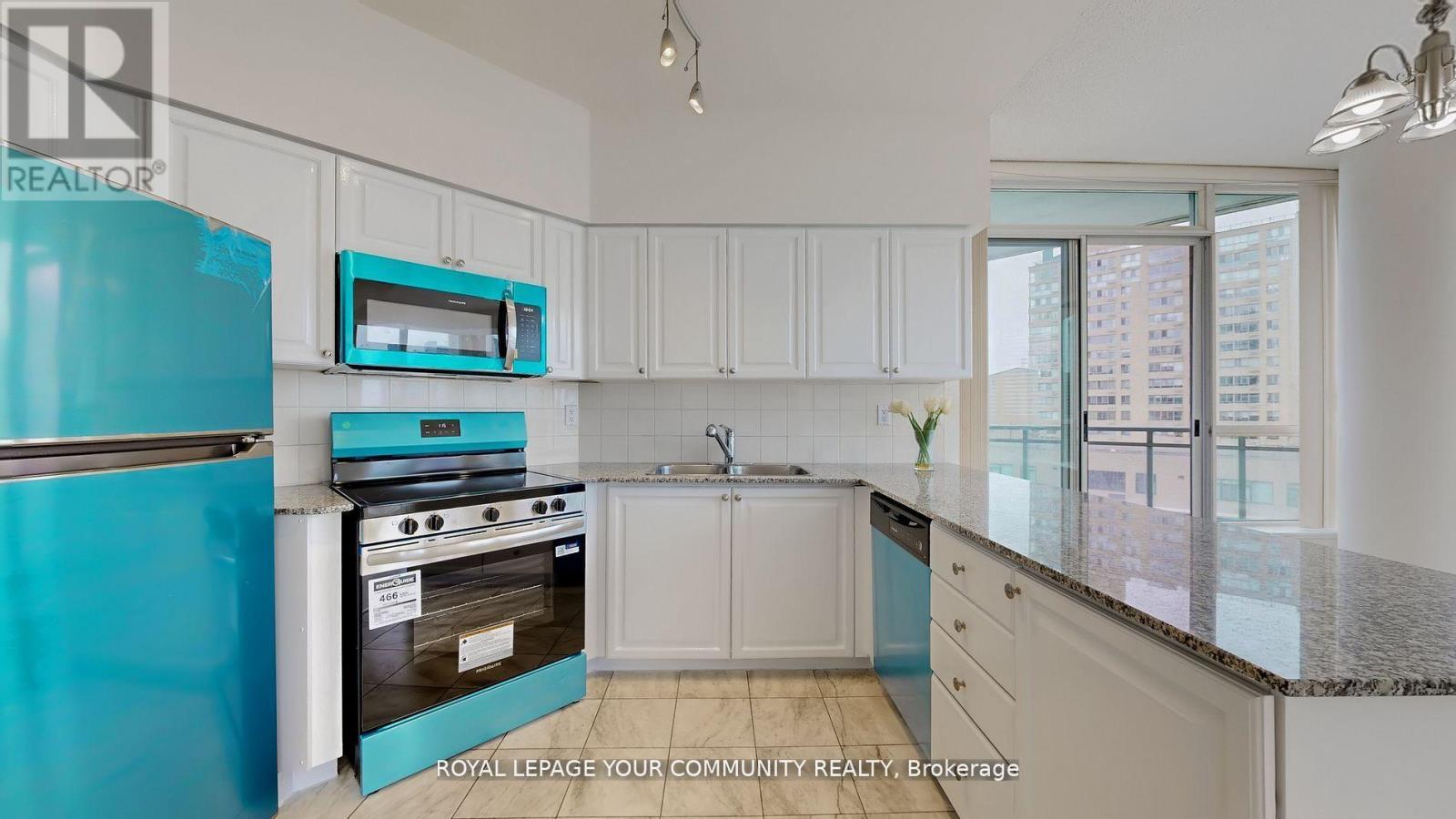 2323 - 230 Queens Quay W, Toronto, Ontario  M5J 2Y7 - Photo 15 - C12435601