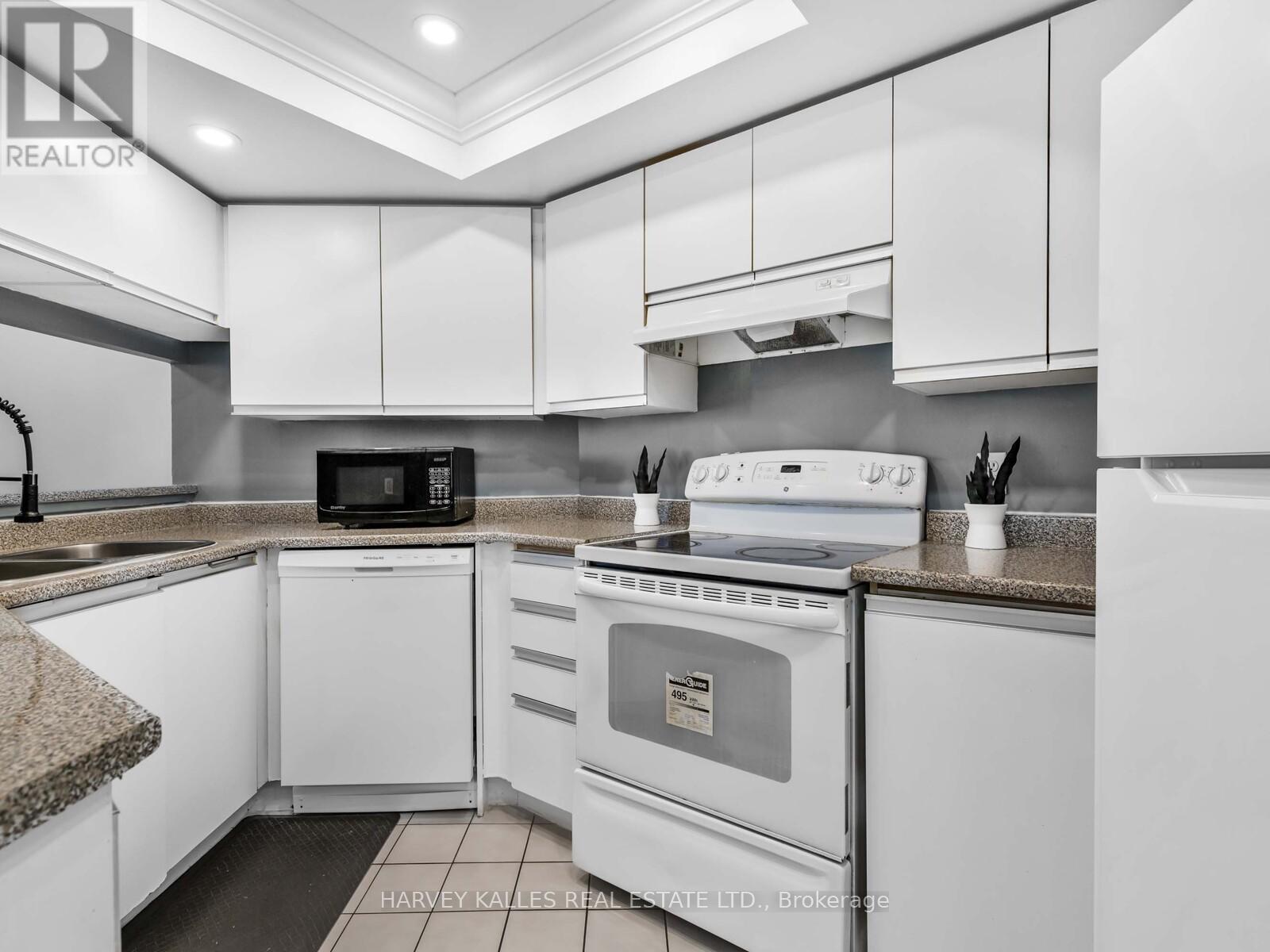 211 - 2550 Lawrence Avenue E, Toronto, Ontario  M1P 4Z3 - Photo 15 - E12435584