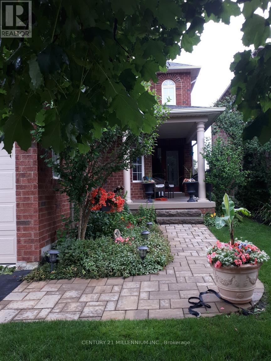 6 Collingwood Avenue, Brampton, Ontario  L7A 2E5 - Photo 2 - W12416973
