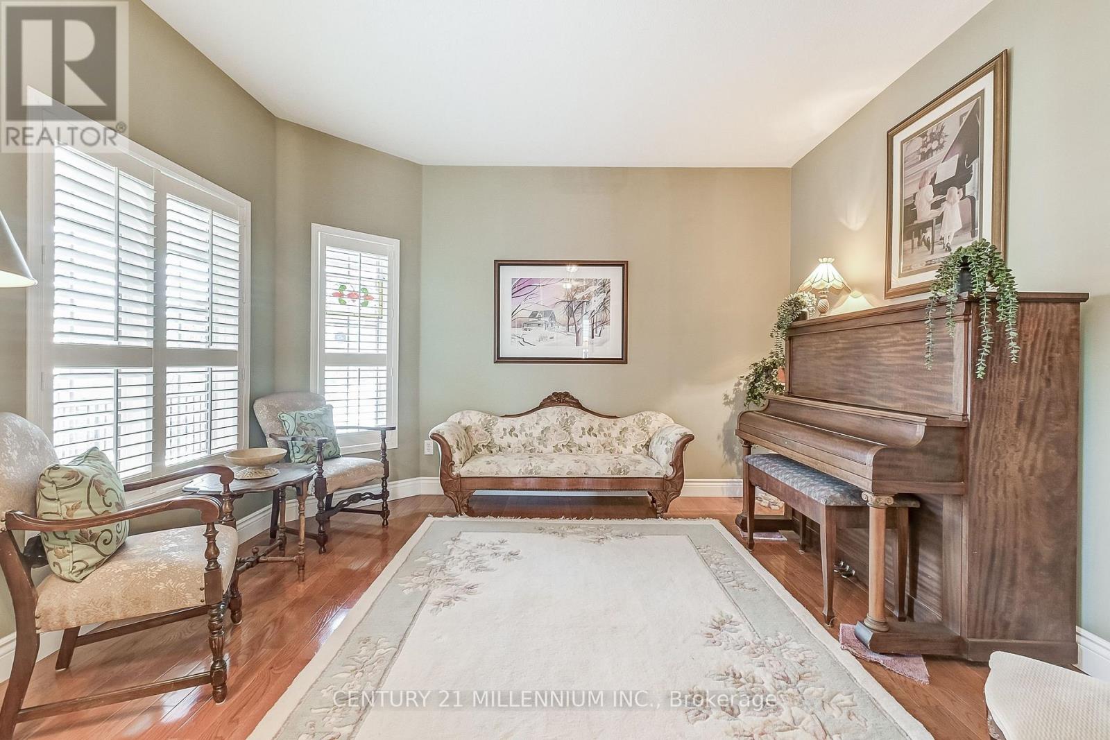 6 Collingwood Avenue, Brampton, Ontario  L7A 2E5 - Photo 6 - W12416973