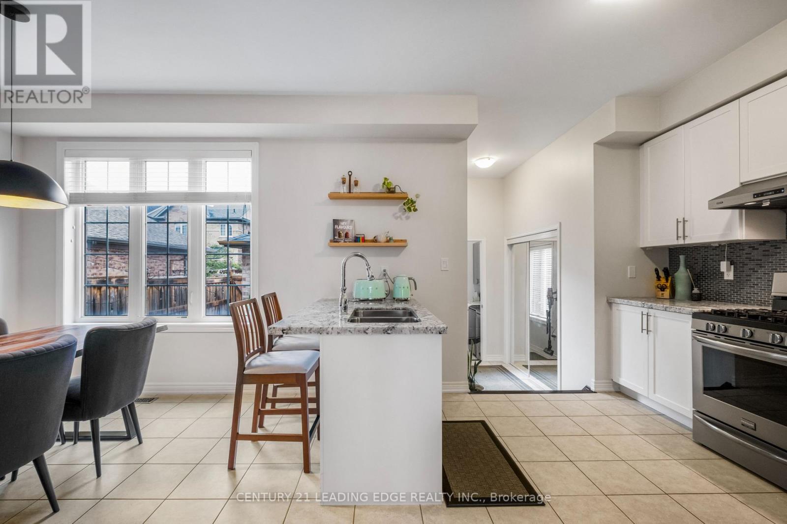 164 Moody Drive, Vaughan, Ontario  L4H 3Z4 - Photo 11 - N12435539