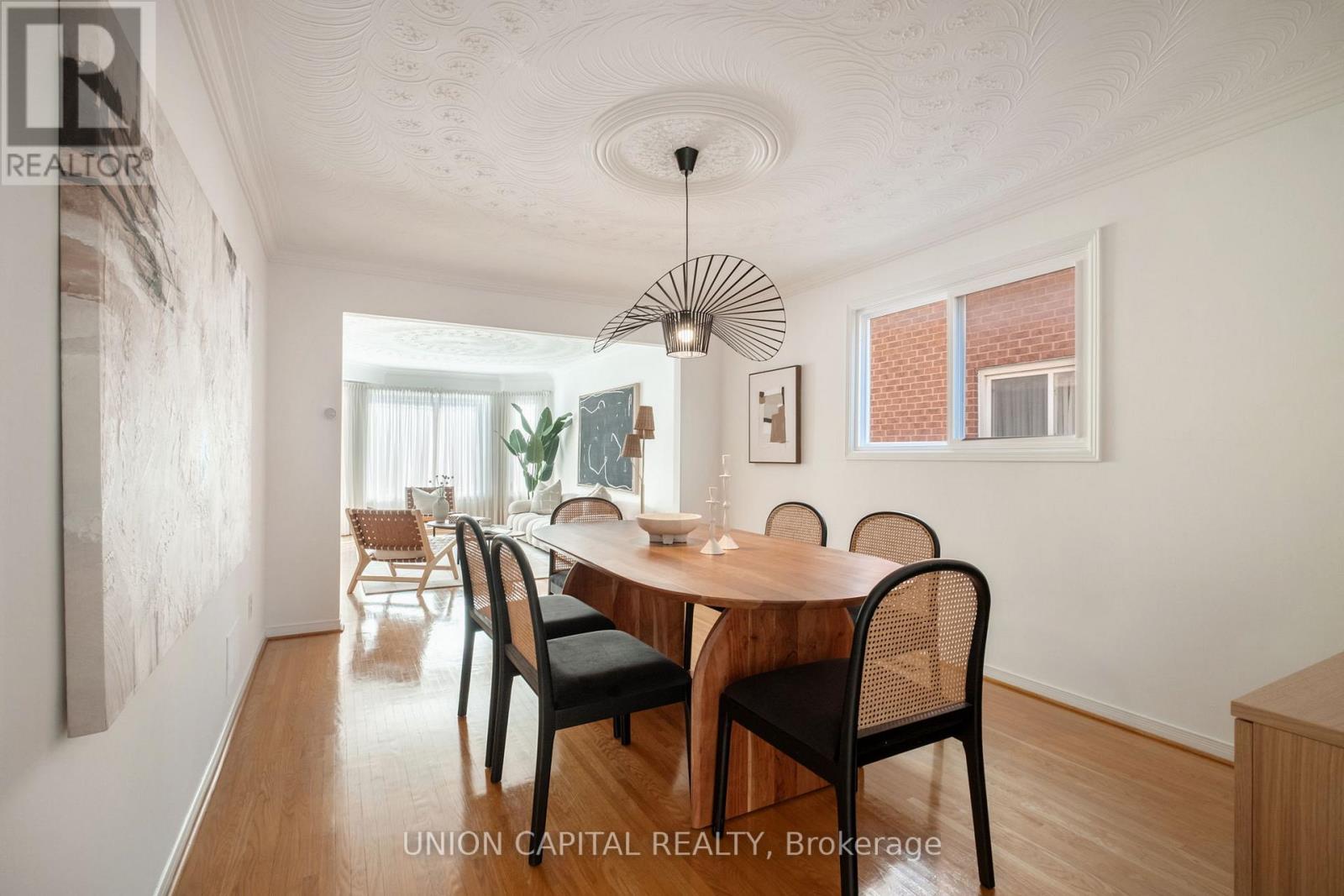 58 Horizon Court, Richmond Hill, Ontario  L4B 3E8 - Photo 8 - N12435540