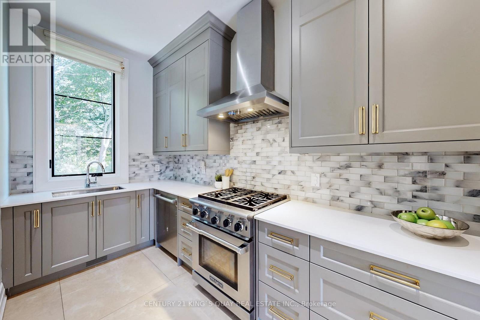 19 Blyth Street, Richmond Hill, Ontario  L4E 2Y2 - Photo 13 - N12435576