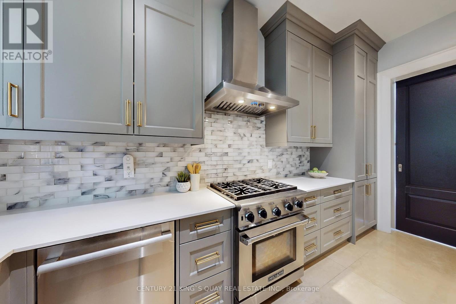 19 Blyth Street, Richmond Hill, Ontario  L4E 2Y2 - Photo 14 - N12435576