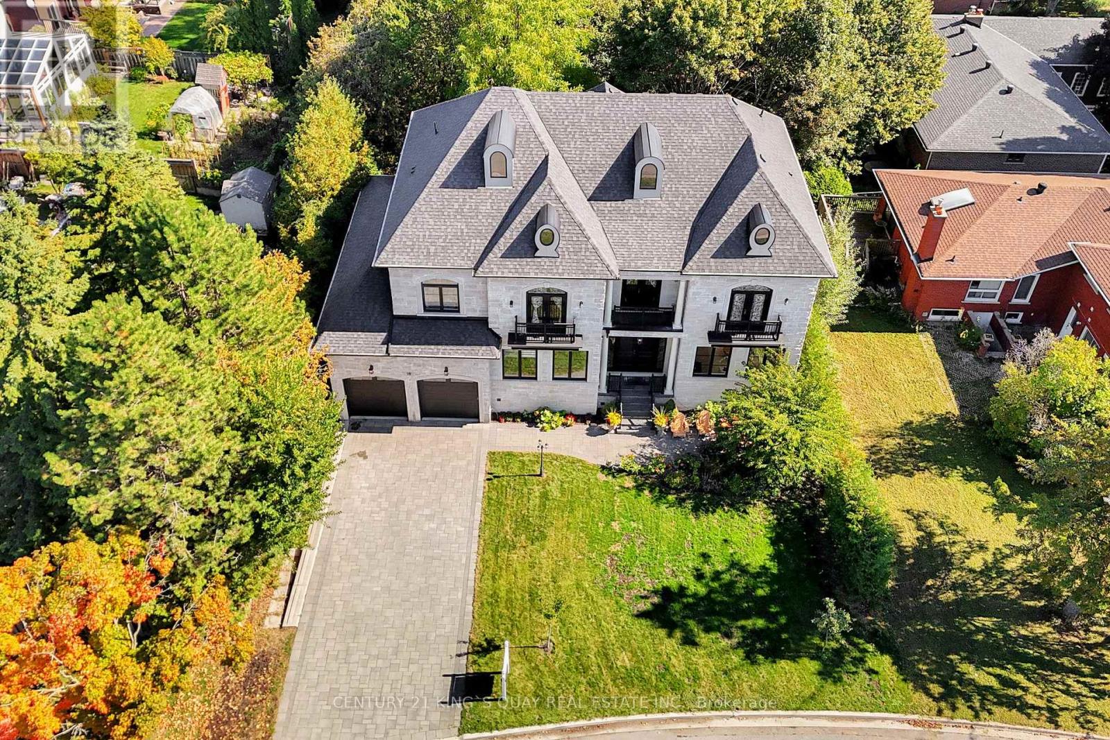 19 Blyth Street, Richmond Hill, Ontario  L4E 2Y2 - Photo 2 - N12435576