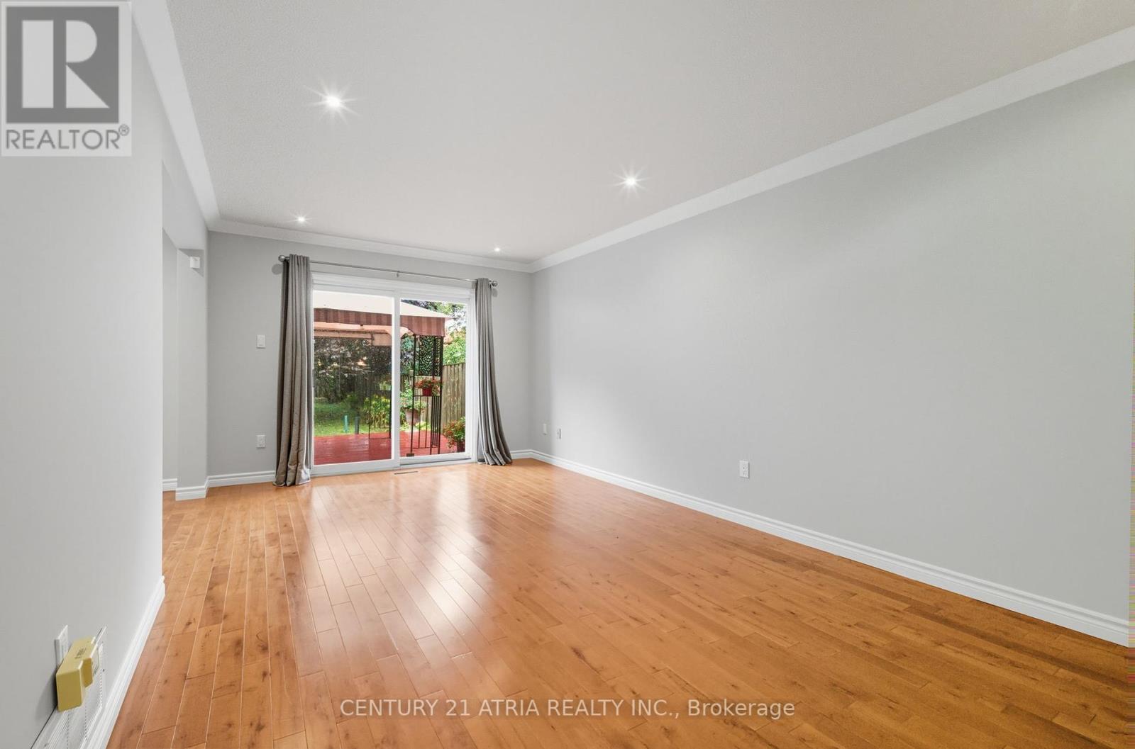 32 Fieldview Crescent, Markham, Ontario  L3R 3H7 - Photo 20 - N12435577