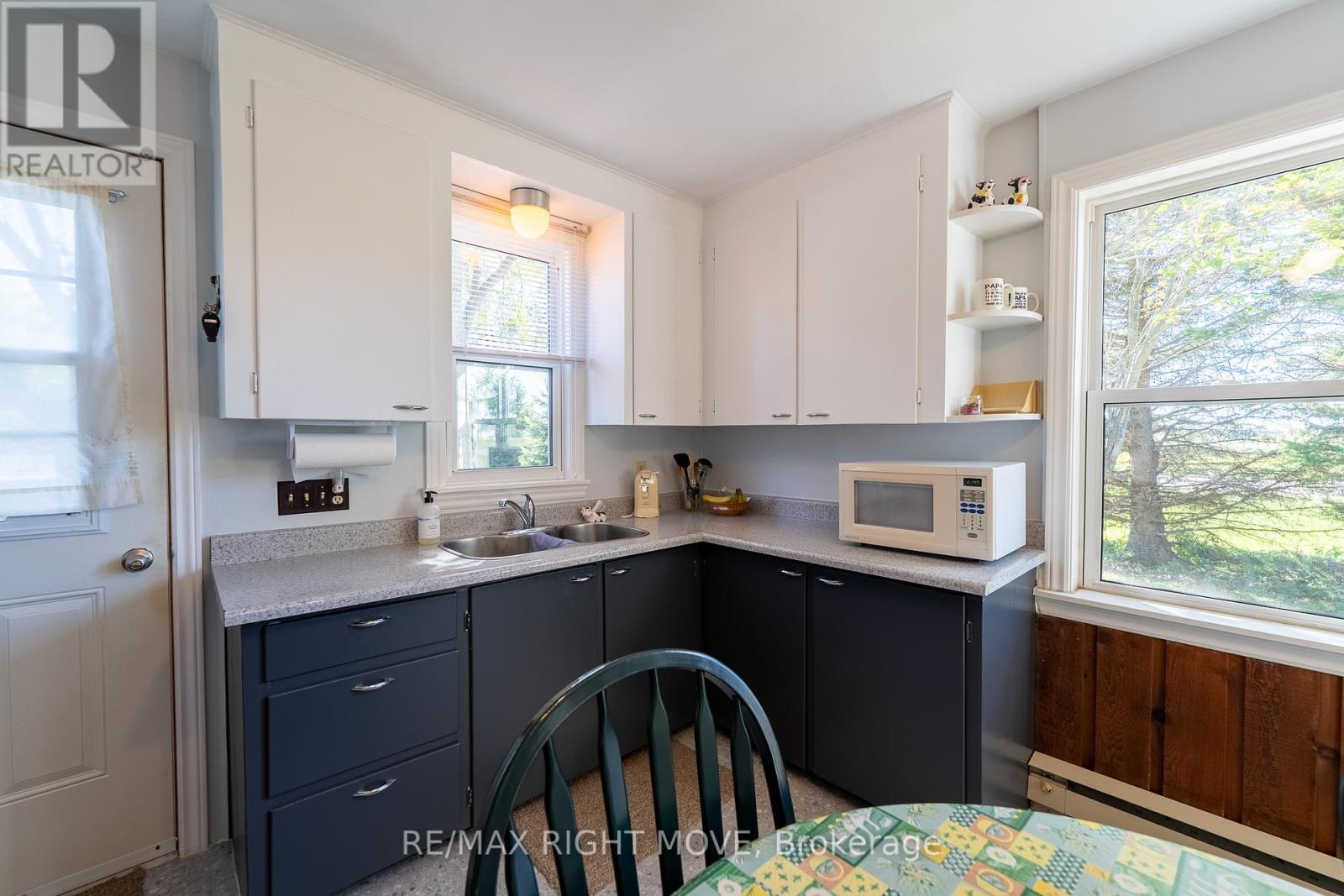 8785 10th Line, Essa, Ontario  L4M 4S4 - Photo 9 - N12435579