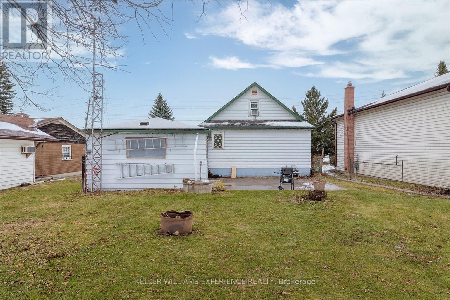 116 Huronia Road, Barrie, Ontario  L4N 4E9 - Photo 25 - S12435596