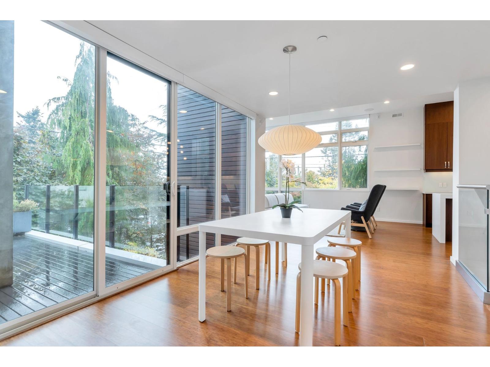 15611 Columbia Avenue, White Rock, British Columbia  V4B 1K9 - Photo 5 - R3052566