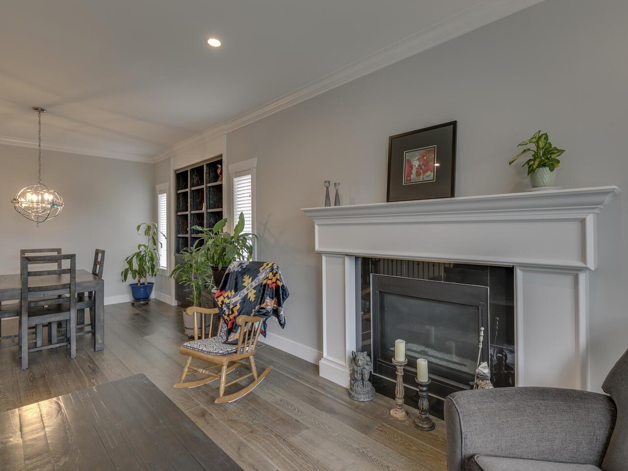8231 Tanaka Terrace, Mission, British Columbia  V2V 7J4 - Photo 8 - R3053666