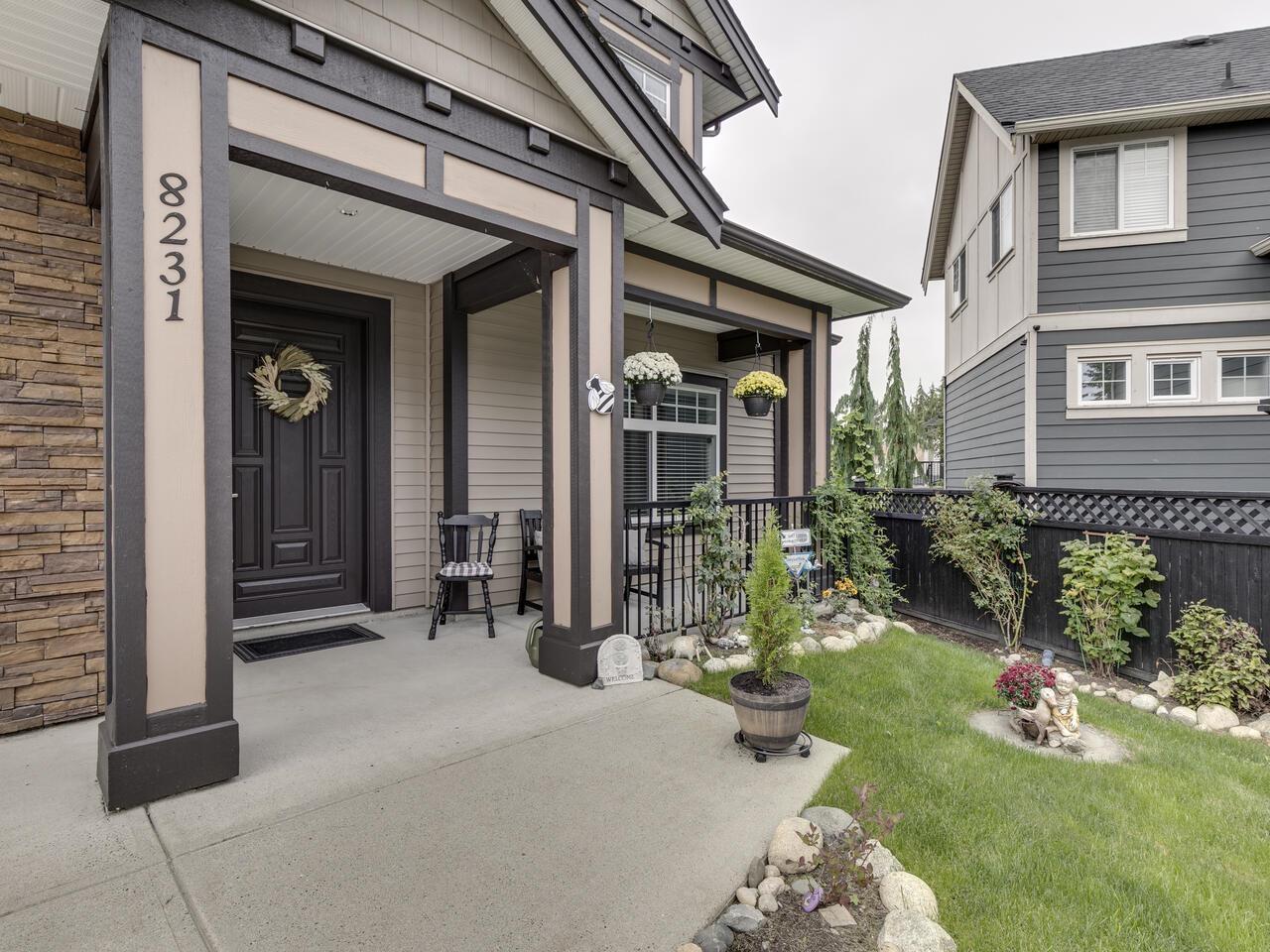 8231 Tanaka Terrace, Mission, British Columbia  V2V 7J4 - Photo 3 - R3053666