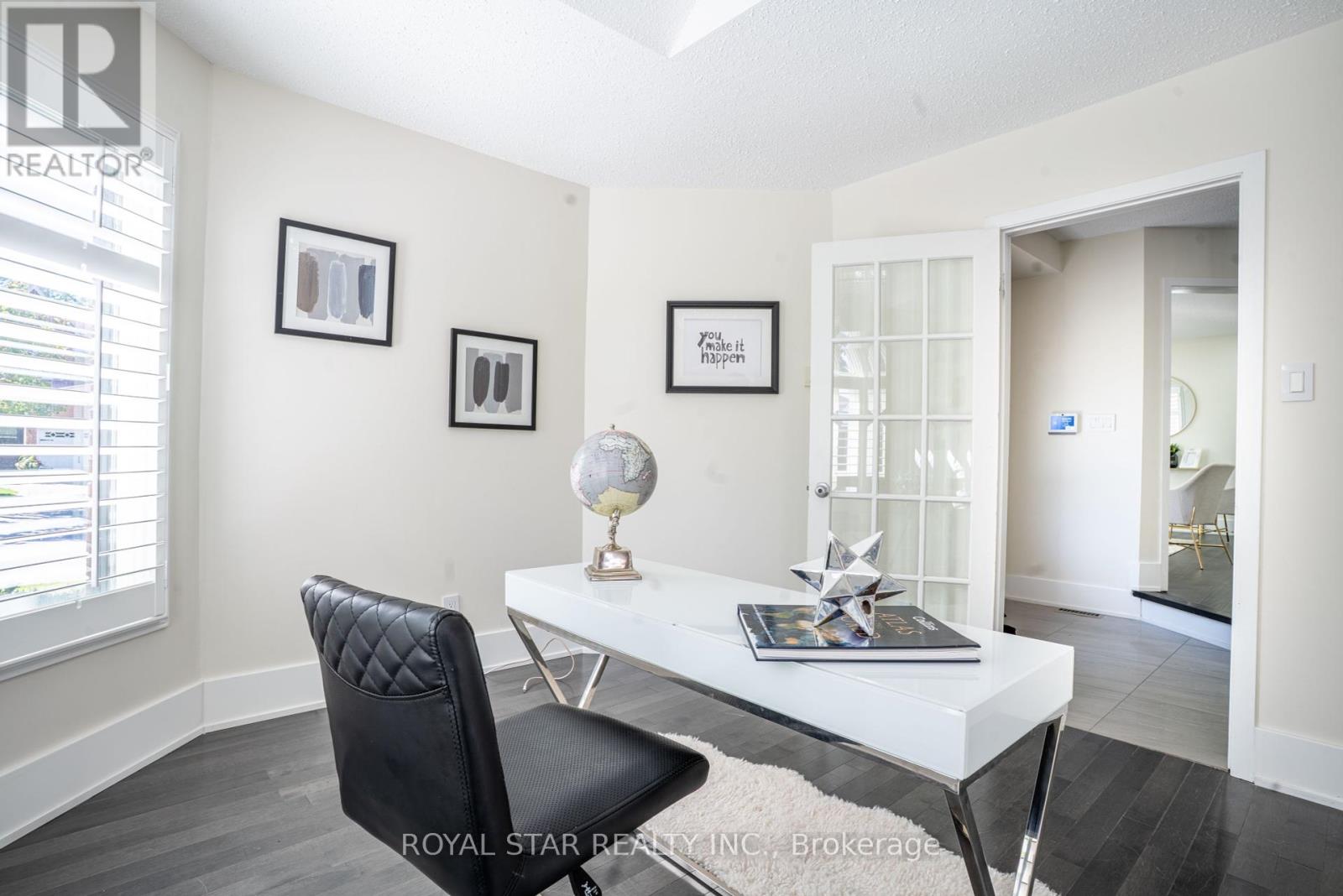 22 Livingston Drive, Caledon, Ontario  L7C 1A1 - Photo 13 - W12435542