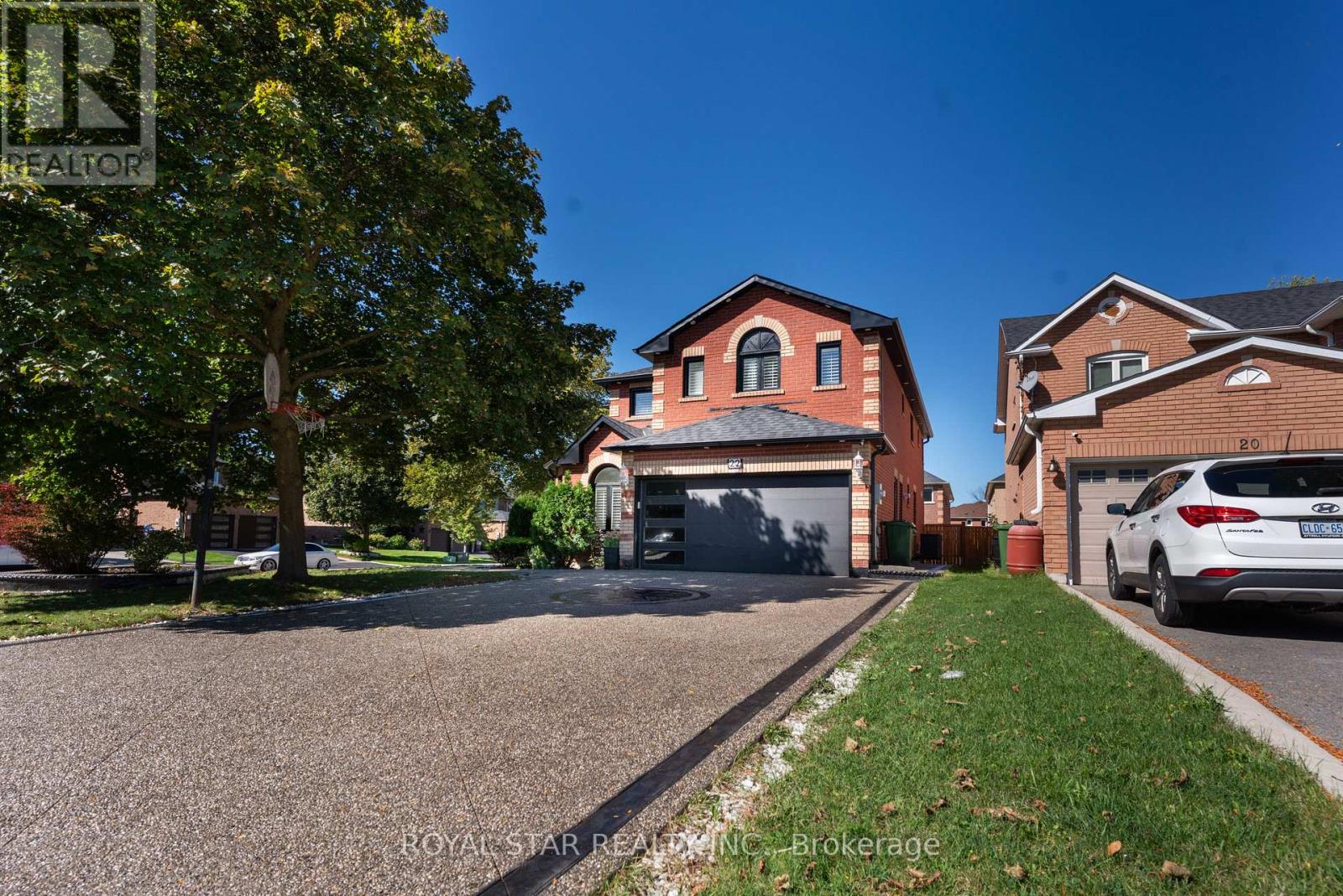 22 Livingston Drive, Caledon, Ontario  L7C 1A1 - Photo 2 - W12435542