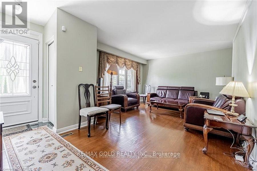 545 Sandbrook Road, Oakville, Ontario  L6L 4M6 - Photo 5 - W12435551