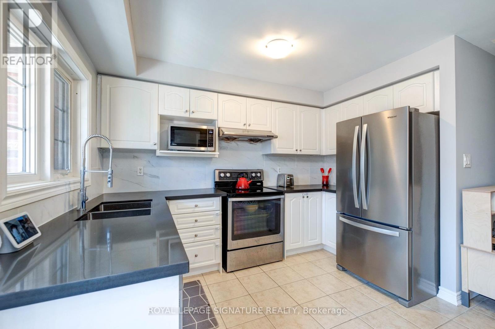 59 Birdstone Crescent, Toronto (Junction Area), Ontario  M6N 5H6 - Photo 6 - W12435561