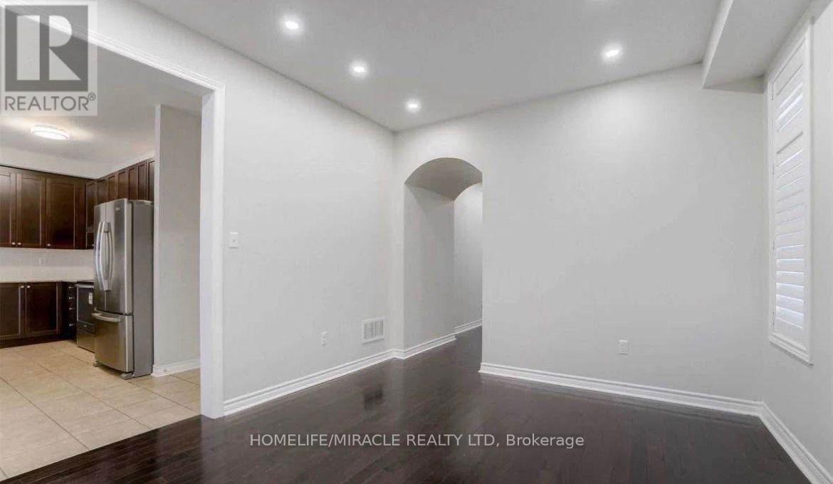 144 George Robinson Drive, Brampton, Ontario  L6Y 0Z8 - Photo 3 - W12435569