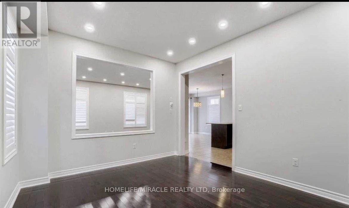 144 George Robinson Drive, Brampton, Ontario  L6Y 0Z8 - Photo 5 - W12435569
